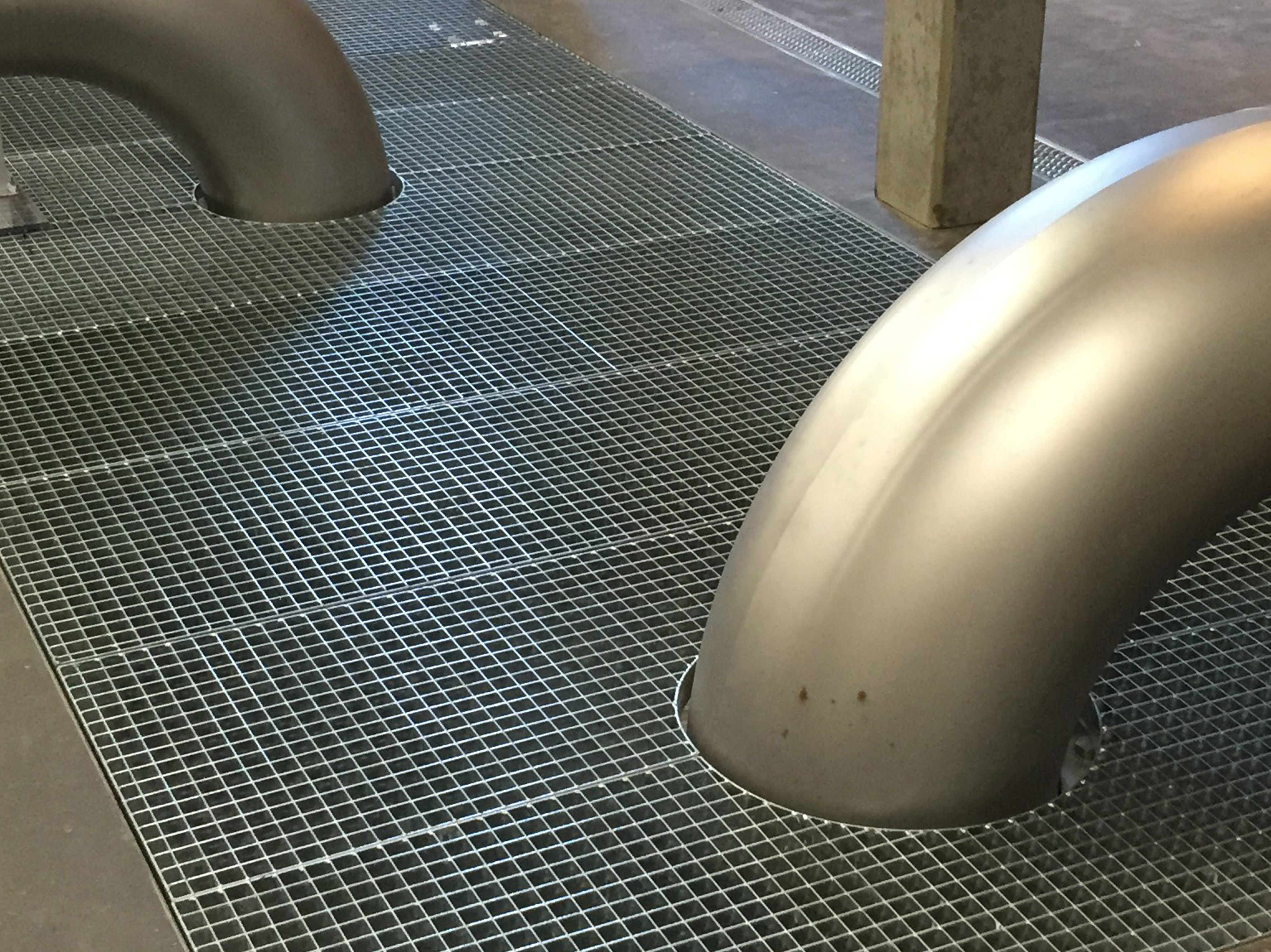 Illustration of cut-out in a grating